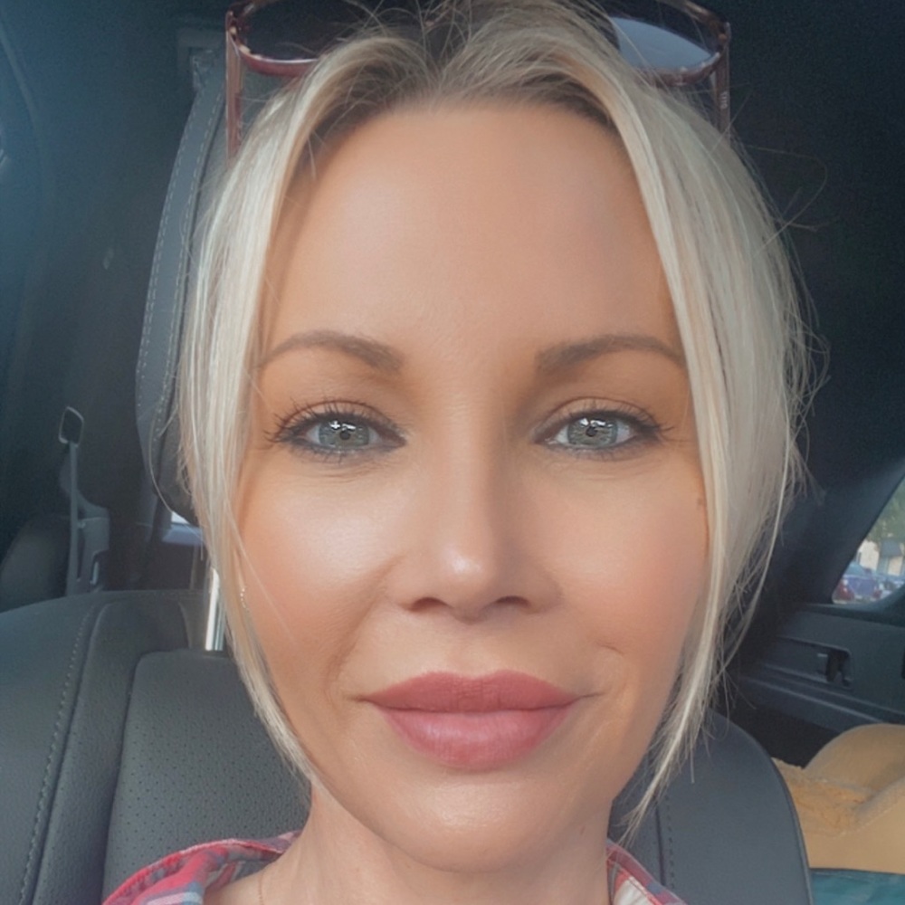 Meet your Posher, Demi